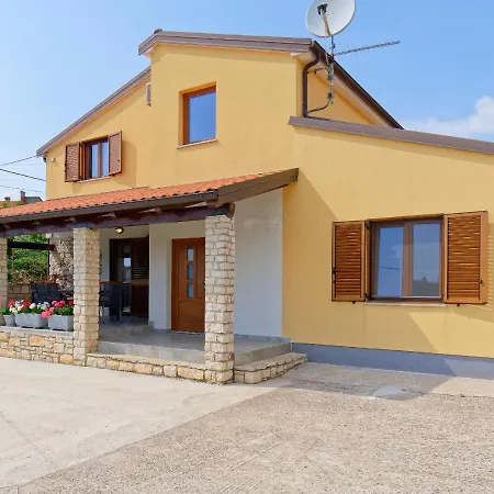 Apartment Larissa By Rent Istria Višnjan Buitenkant foto