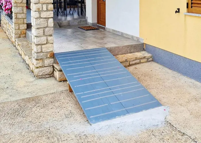 Apartment Larissa By Rent Istria