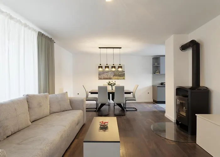 Apartment Larissa By Rent Istria